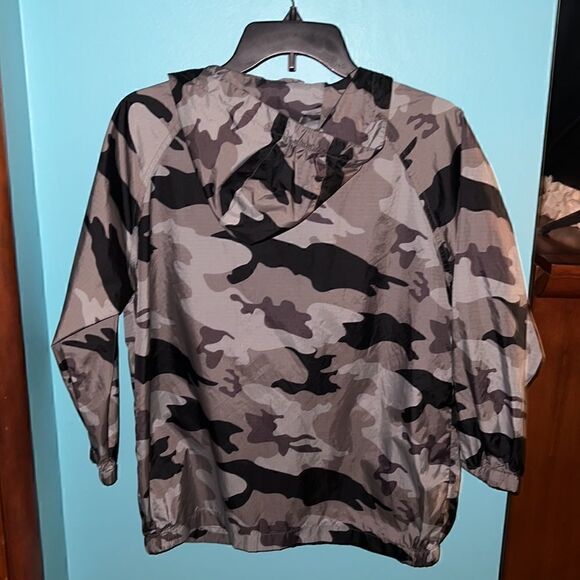 Children’s place light weight rain jacket - Picture 3 of 3